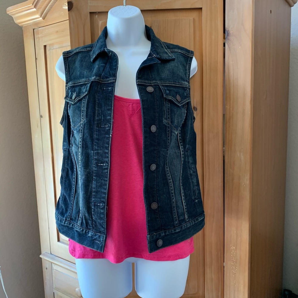 Gently worn Express Sleeveless Jean Jacket -small